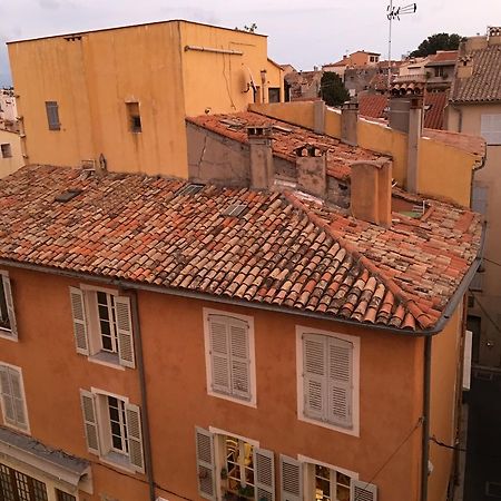 Апартаменты Light Filled Penthouse In Old Antibes. Heart Of The Riviera Экстерьер фото