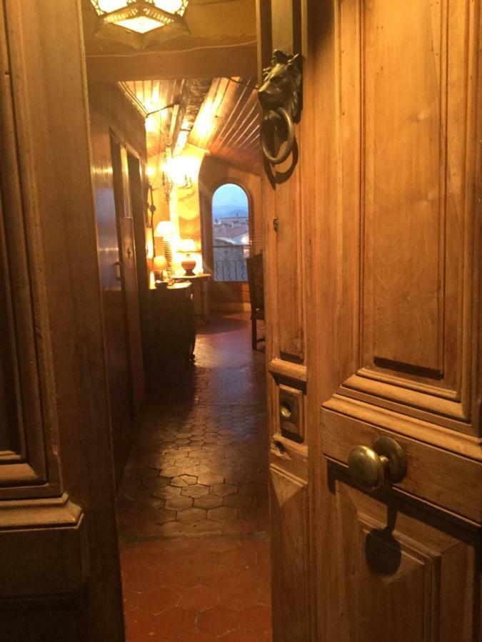 Апартаменты Light Filled Penthouse In Old Antibes. Heart Of The Riviera Экстерьер фото